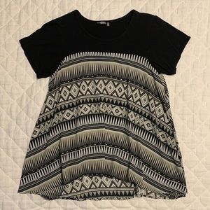 Hannah Black Flowy Geometric Top